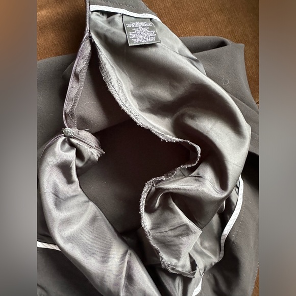 George Black Midi Skirt Closure Zipper In Back Fully Lined Liner Has Rip Sz 16 - Picture 11 of 11